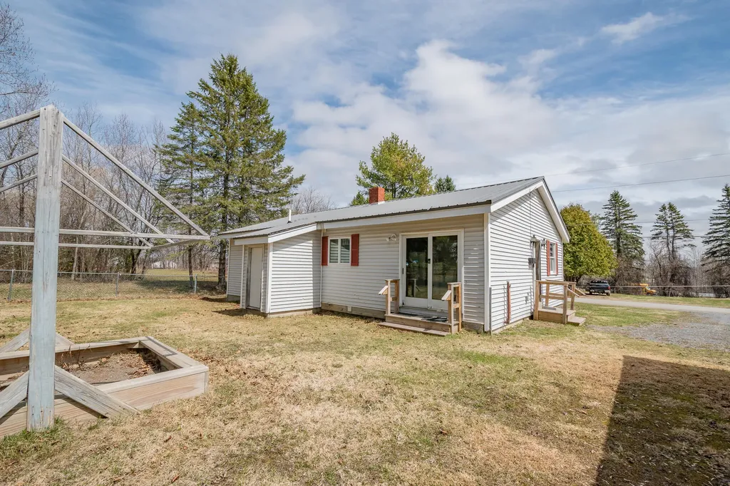 22 Midland Street Caribou ME 04736