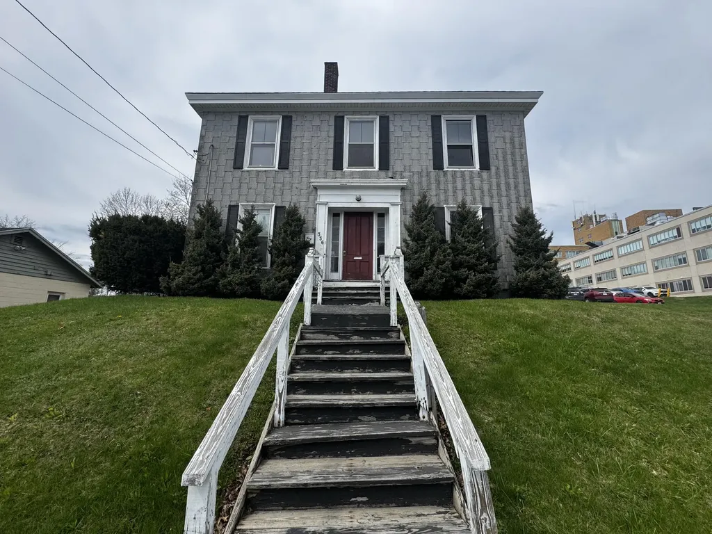336 Broadway Bangor ME 04401