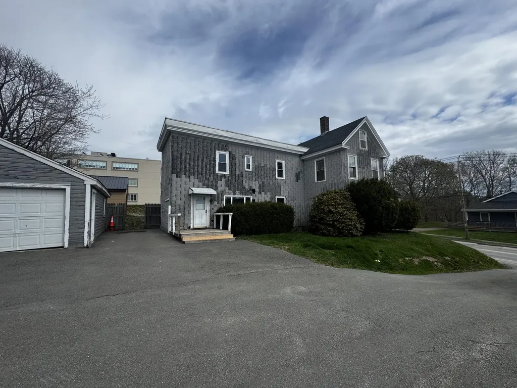 336 Broadway Bangor ME 04401