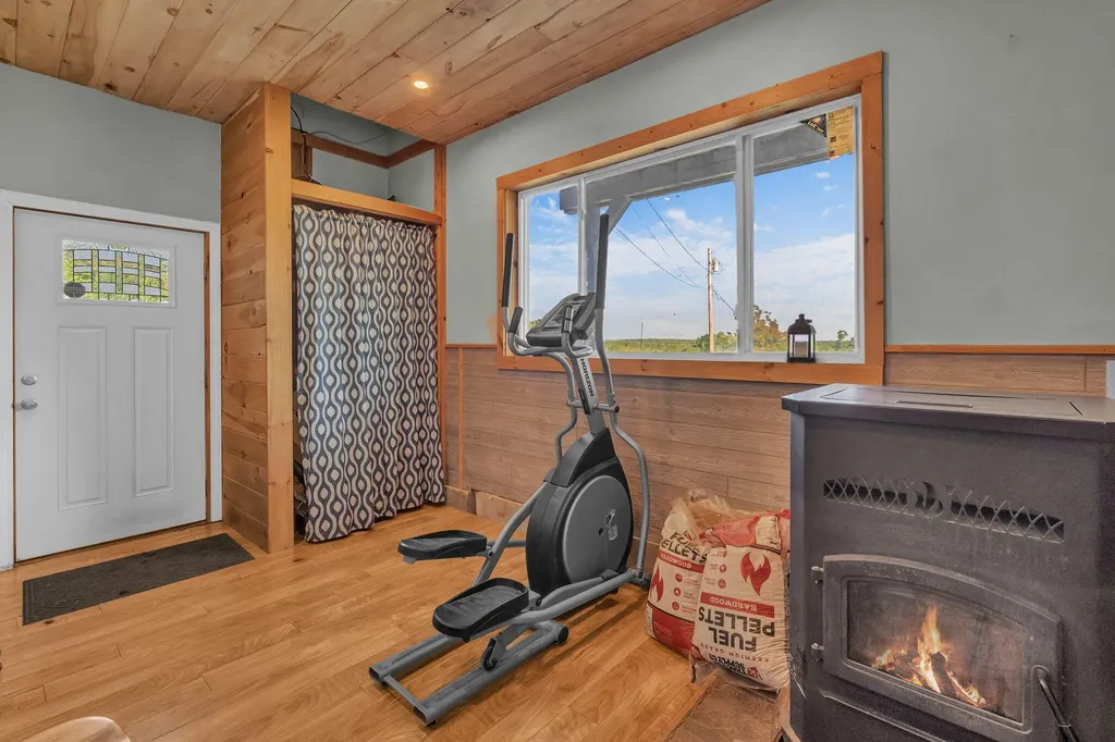 32 Smith Lane Levant ME 04456