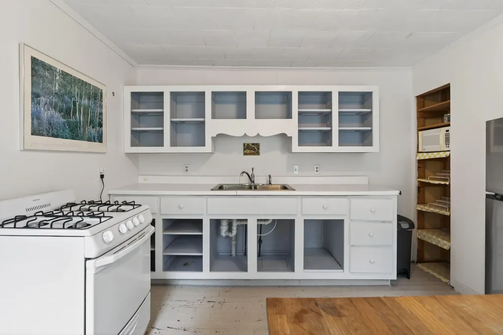 111 Old Schoolhouse Road Georgetown ME 04548