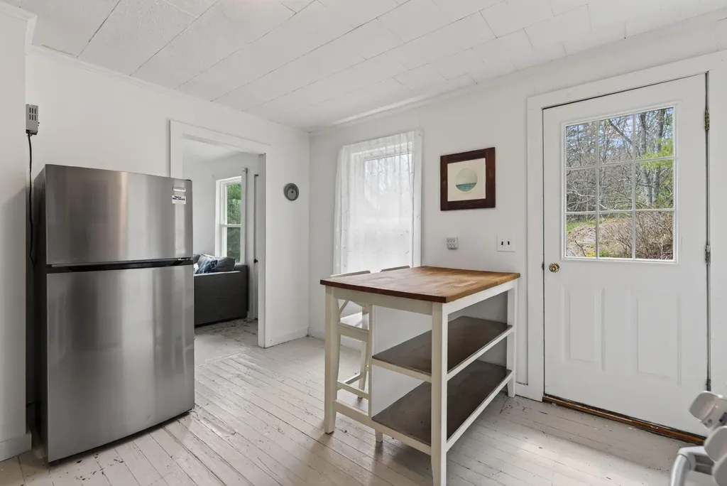 111 Old Schoolhouse Road Georgetown ME 04548