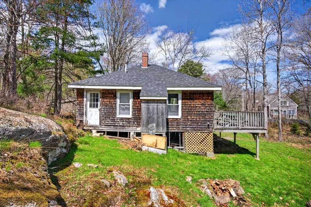 111 Old Schoolhouse Road Georgetown ME 04548