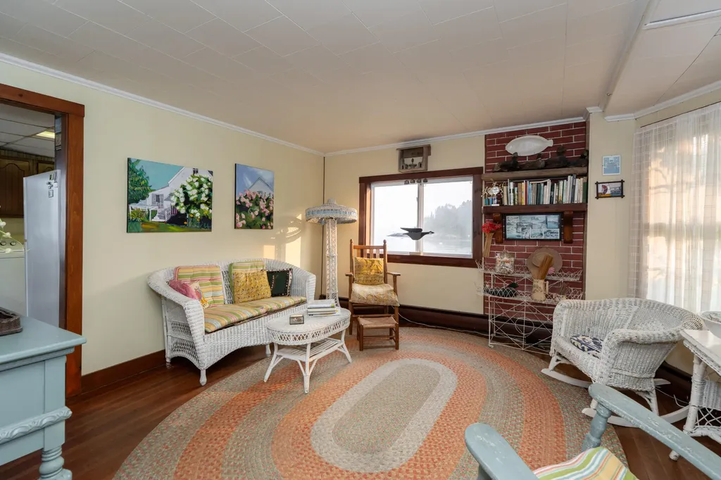10 Griffin Lane Portland ME 04019