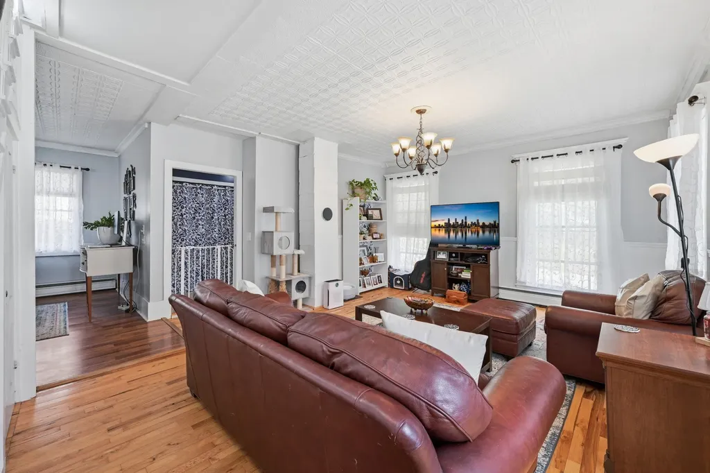 8 Baker Street Richmond ME 04357