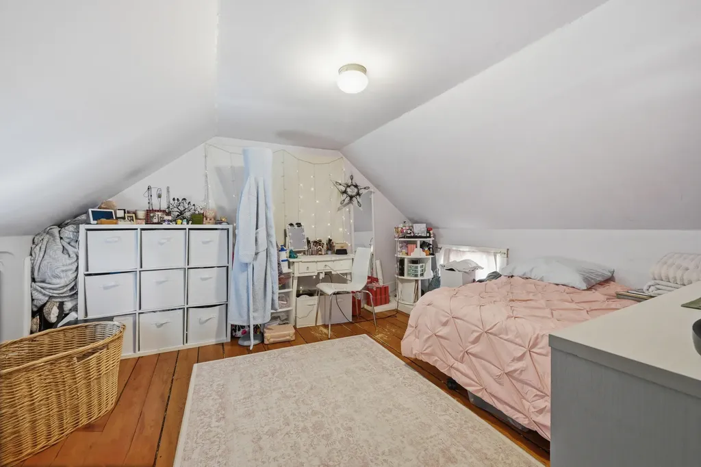 8 Baker Street Richmond ME 04357