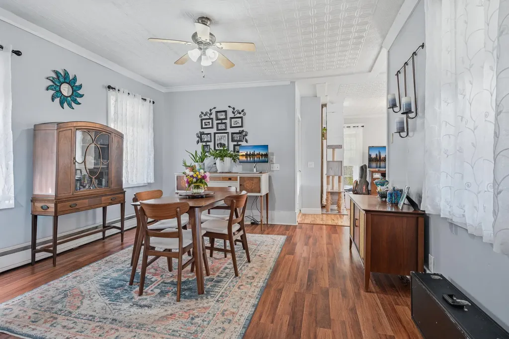 8 Baker Street Richmond ME 04357