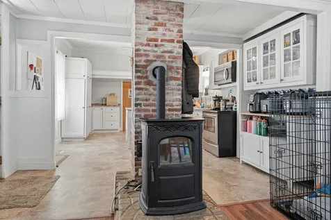 8 Baker Street Richmond ME 04357
