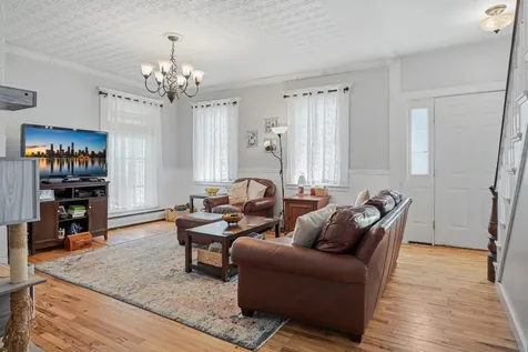 8 Baker Street Richmond ME 04357