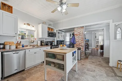 8 Baker Street Richmond ME 04357