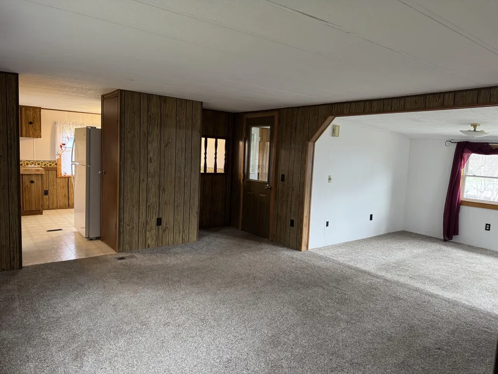16 Pine Street Dexter ME 04930