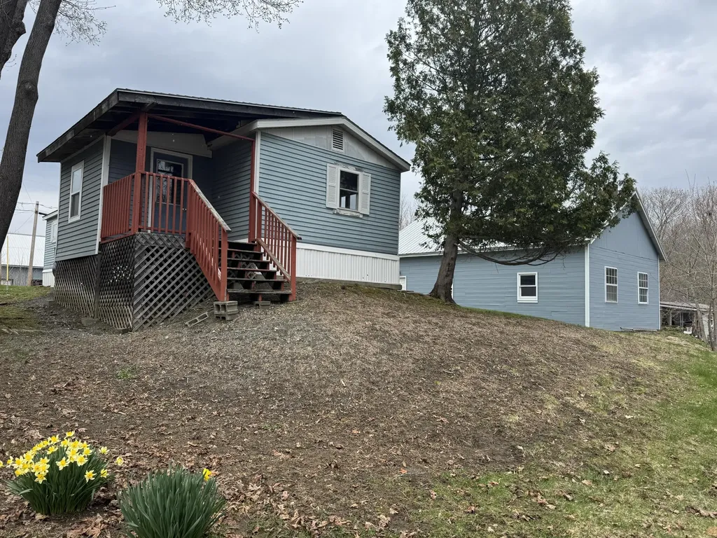 16 Pine Street Dexter ME 04930