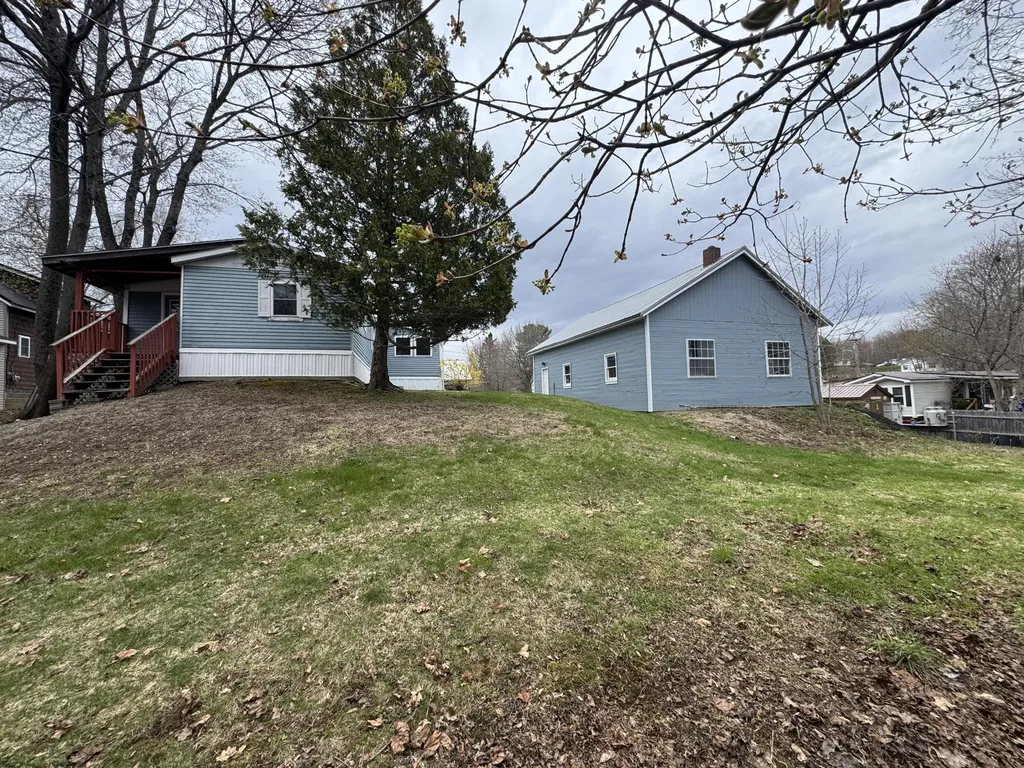 16 Pine Street Dexter ME 04930