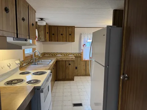 16 Pine Street Dexter ME 04930