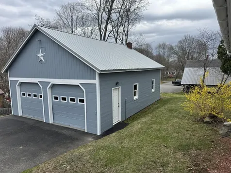 16 Pine Street Dexter ME 04930