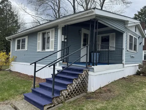16 Pine Street Dexter ME 04930