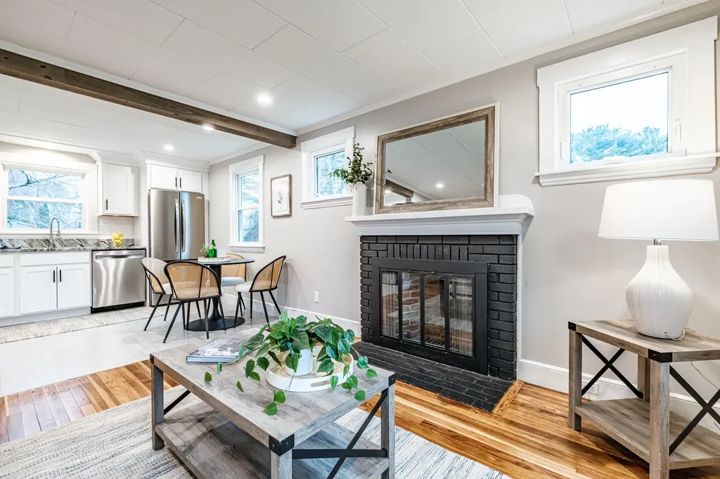 6 Prince Street Cumberland ME 04021