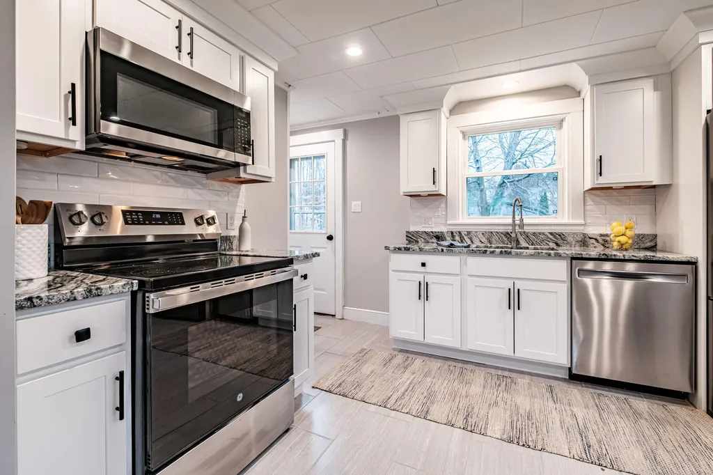 6 Prince Street Cumberland ME 04021