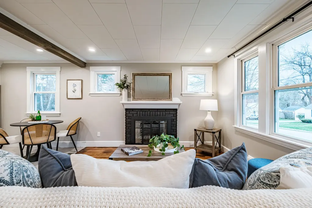 6 Prince Street Cumberland ME 04021