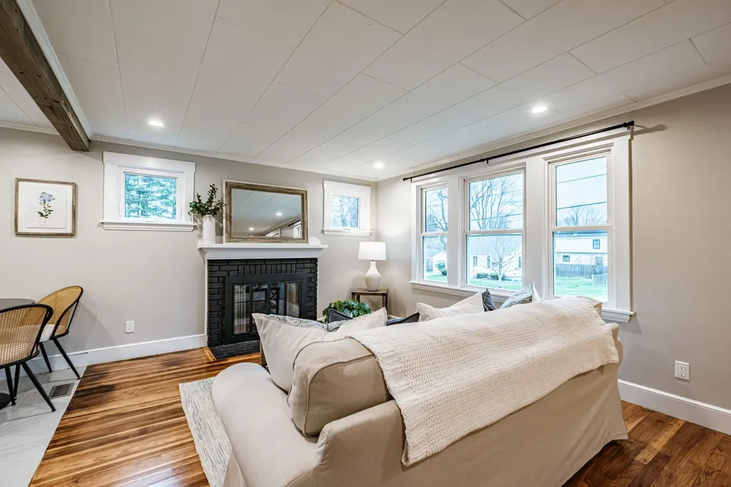 6 Prince Street Cumberland ME 04021