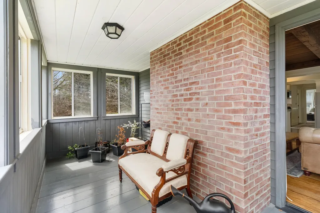445 Manktown Road Waldoboro ME 04572
