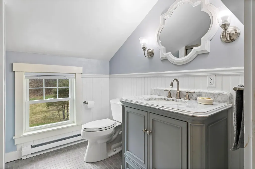 445 Manktown Road Waldoboro ME 04572