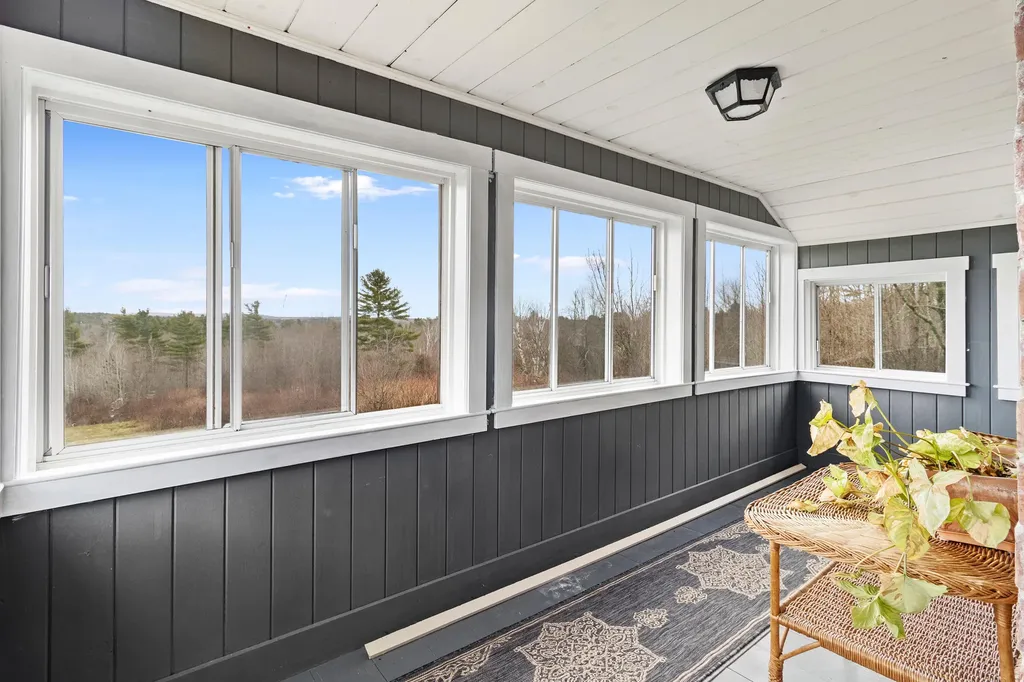 445 Manktown Road Waldoboro ME 04572