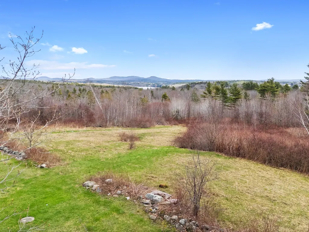 445 Manktown Road Waldoboro ME 04572