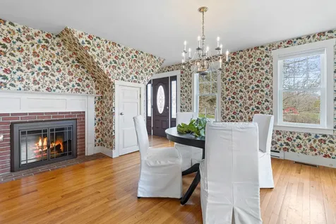 445 Manktown Road Waldoboro ME 04572