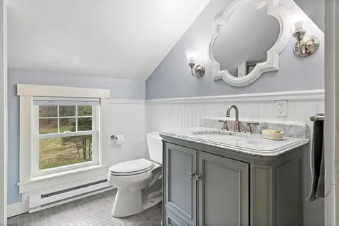 445 Manktown Road Waldoboro ME 04572