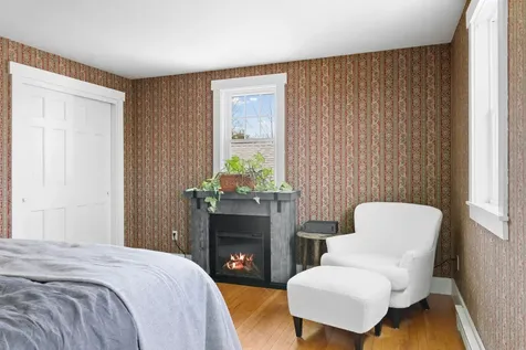 445 Manktown Road Waldoboro ME 04572