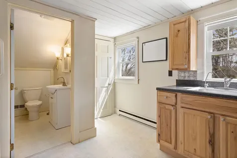 445 Manktown Road Waldoboro ME 04572