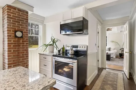 445 Manktown Road Waldoboro ME 04572