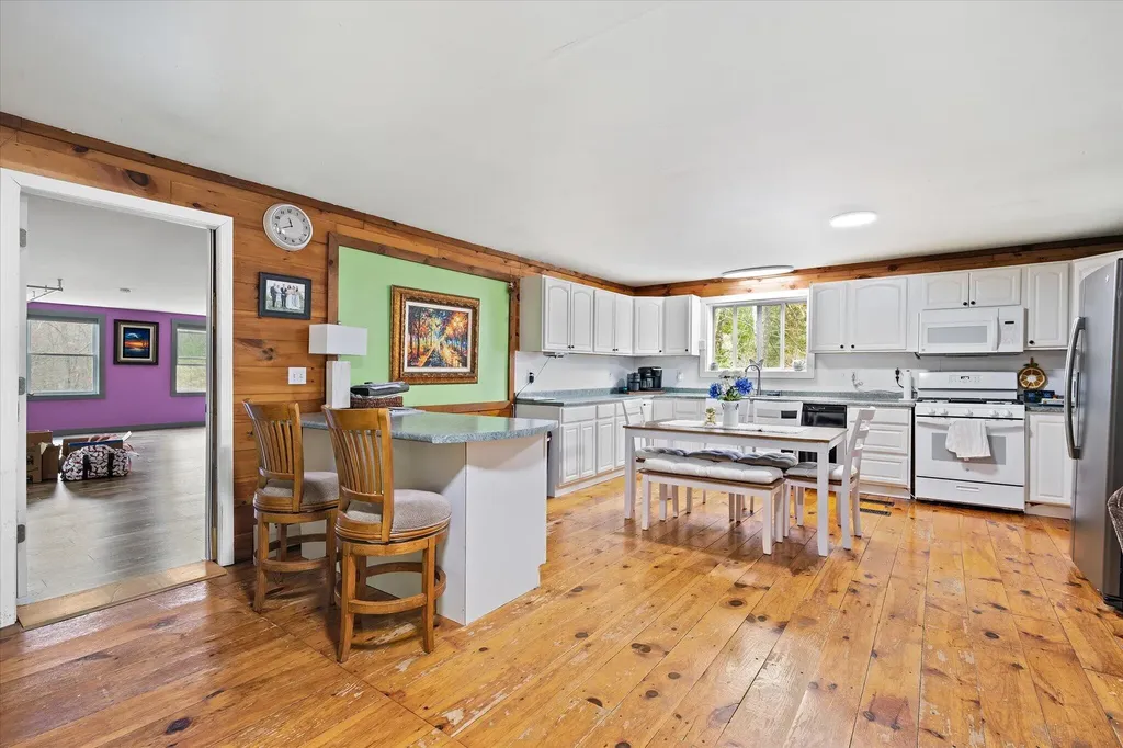 3 3js Way Swanville ME 04915