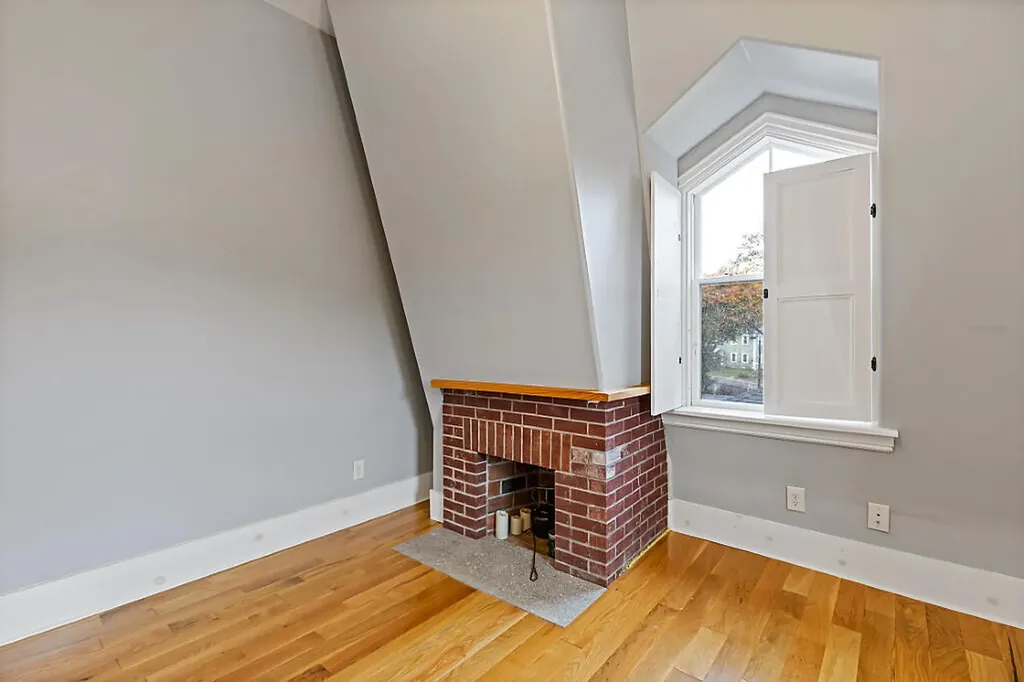 15 Middle Street Hallowell ME 04347