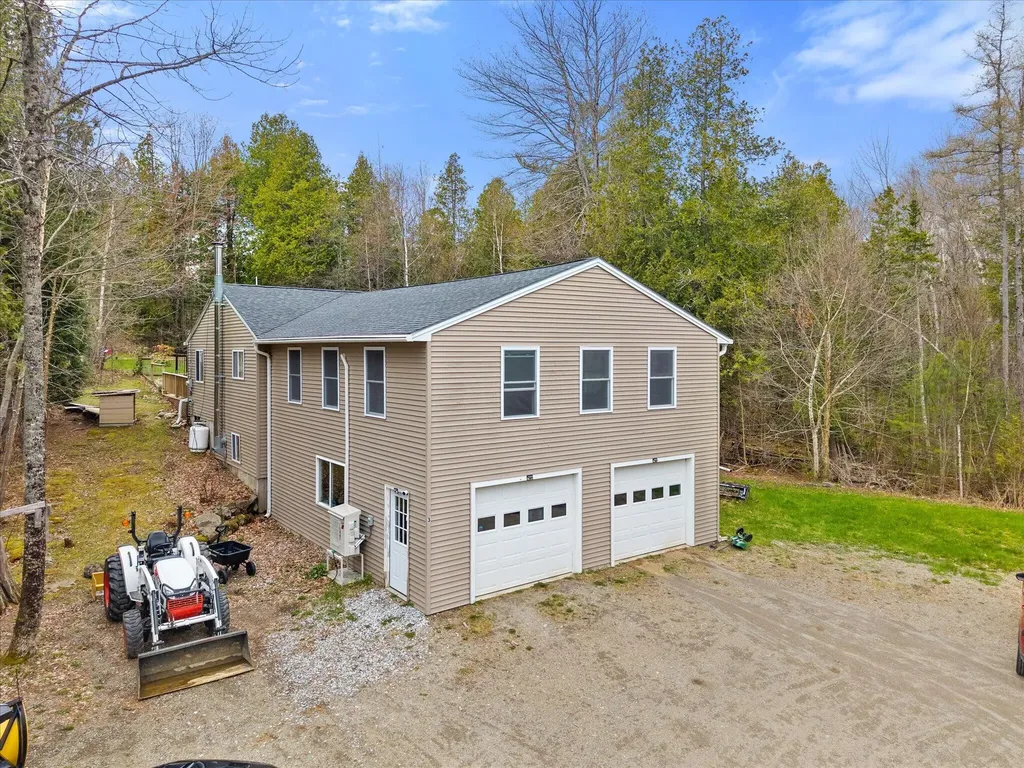 3 3js Way Swanville ME 04915