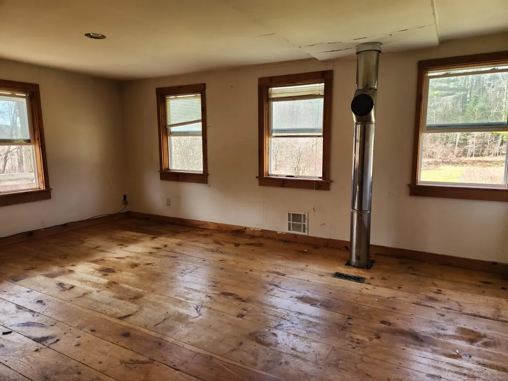 1257 N Pond Road Warren ME 04864