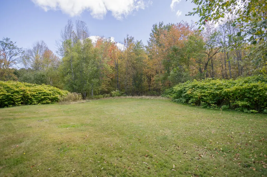 1257 N Pond Road Warren ME 04864