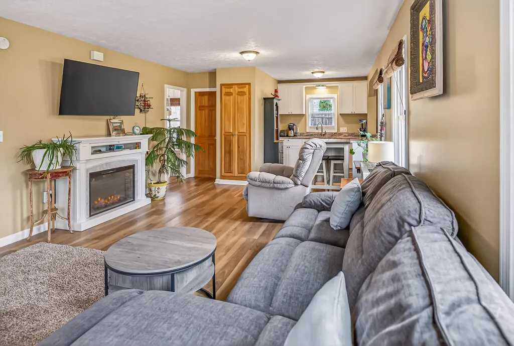 28 Cookman Avenue Old Orchard Beach ME 04064