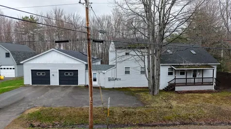 5 Carter Woods Bradley ME 04411