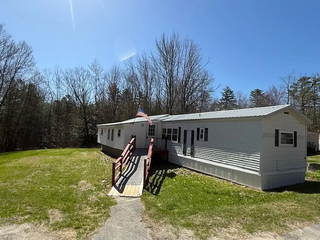 208 Belgrade Road Oakland ME 04963