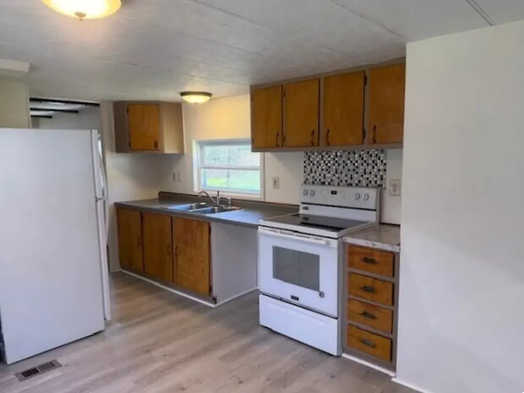 208 Belgrade Road Oakland ME 04963