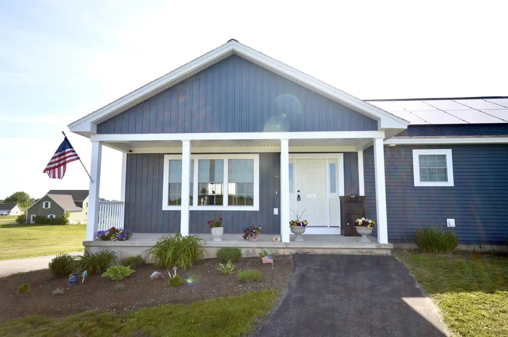 879 Blackstream Road Hermon ME 04401