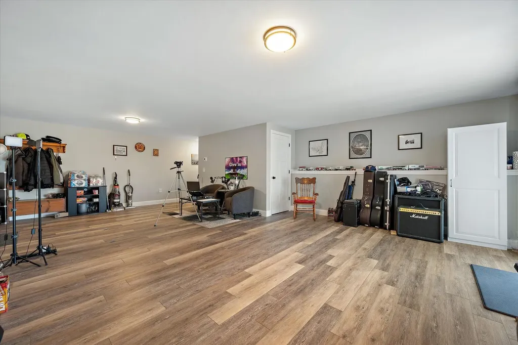 879 Blackstream Road Hermon ME 04401