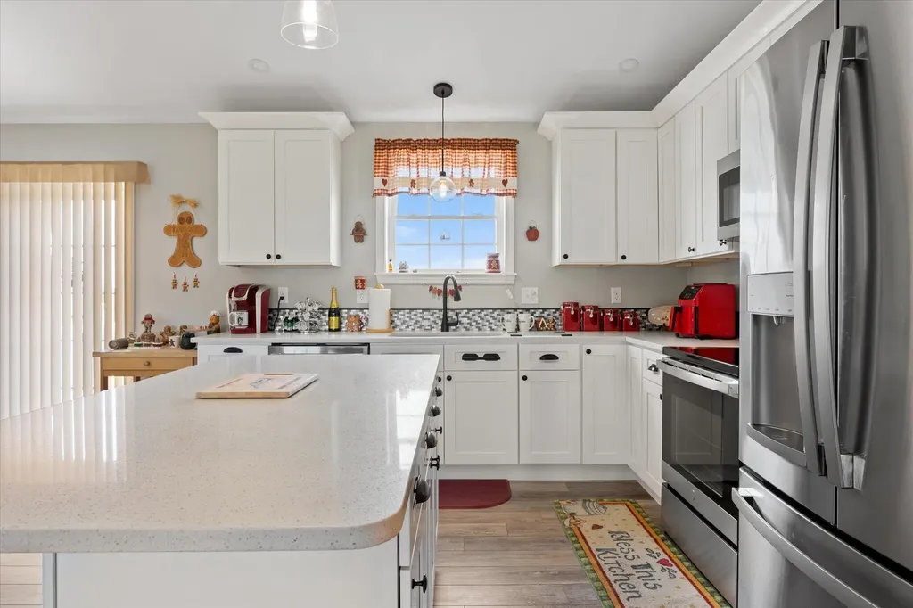 879 Blackstream Road Hermon ME 04401