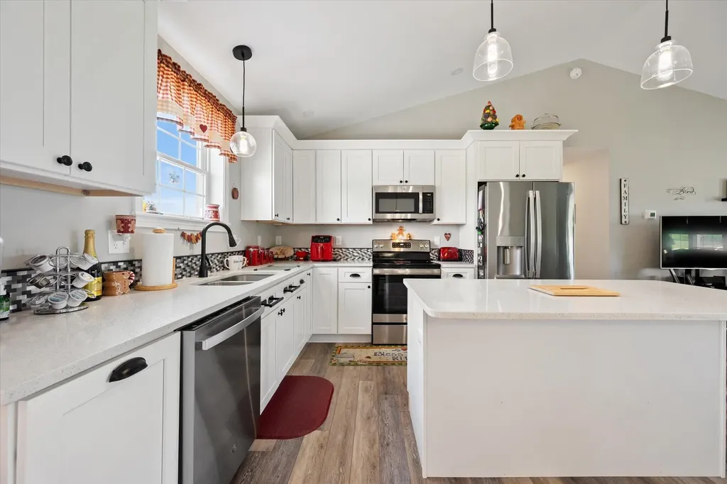 879 Blackstream Road Hermon ME 04401