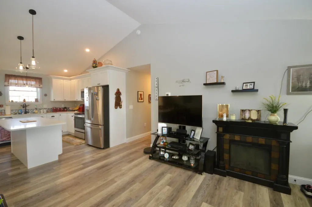 879 Blackstream Road Hermon ME 04401