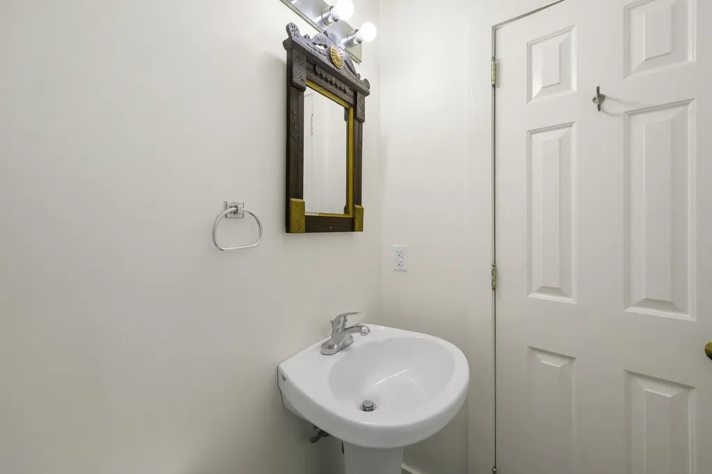9 Pleasant Street Bath ME 04530
