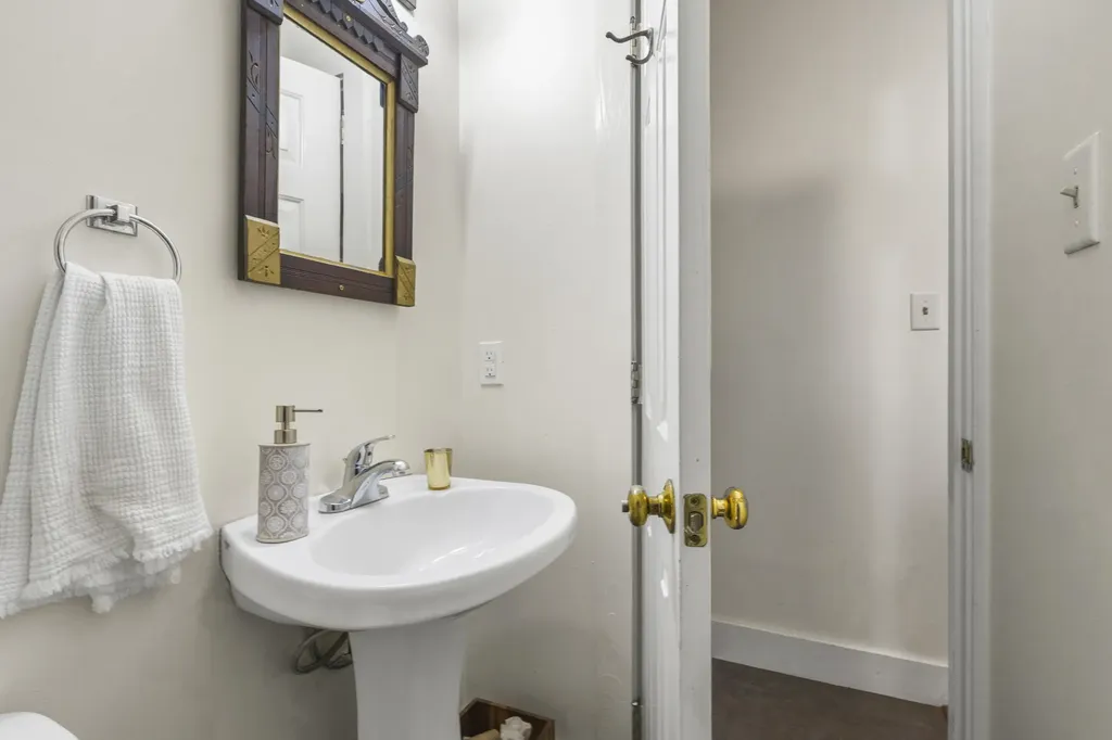9 Pleasant Street Bath ME 04530