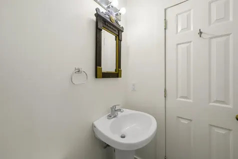 9 Pleasant Street Bath ME 04530